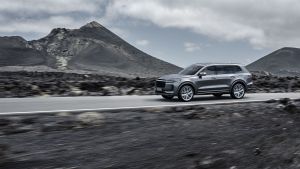 شركة صينية تطرح سيارة كهربائية خارقة رباعية الدفع (صور)