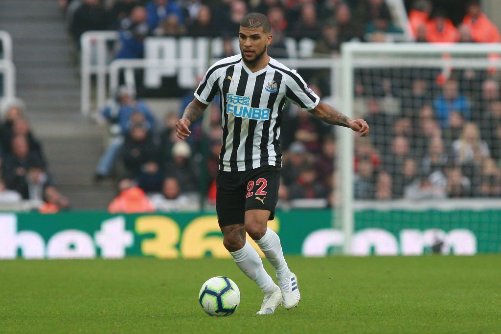 مفاجآت غير متوقعة.. تعرفوا إلى أسرع 5 لاعبين بالدوري الإنكليزي الممتاز (صور)