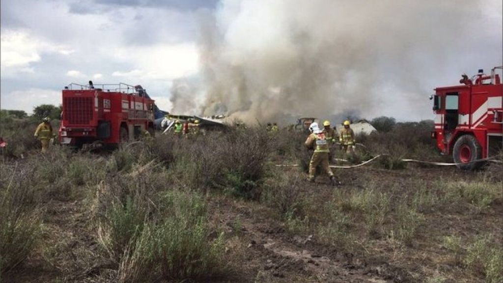 مقتل 14 شخصاً في تحطم طائرة مكسيكية