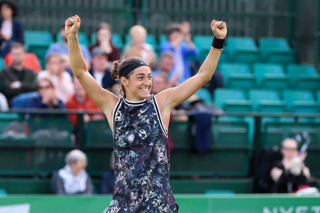 بعد تأخرها.. فوز ”جارسيا“ بلقب نوتنجهام للتنس (صور) 6 NOTTINGHAM, ENGLAND - JUNE 16: Caroline Garcia of France celebrates after defeating Donna Vekic of Croatia during day seven of the Nature Valley Open at Nottingham Tennis Centre on June 16, 2019 in Nottingham, United Kingdom. (Photo by James Wilson/MB Media/Getty Images)