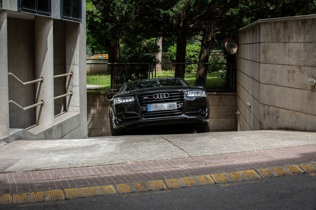 شاكيرا أمام المحكمة.. وتهرب من الإعلام (صور)