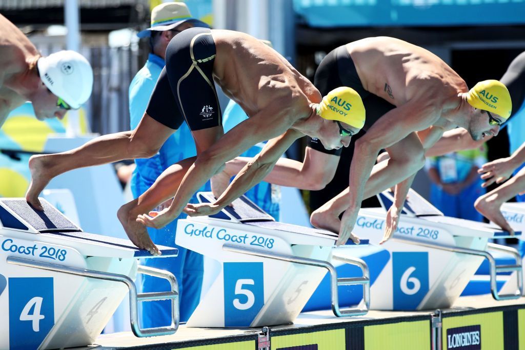 اعتزال بطل العالم 3 مرات بـ”السباحة“ (صور)