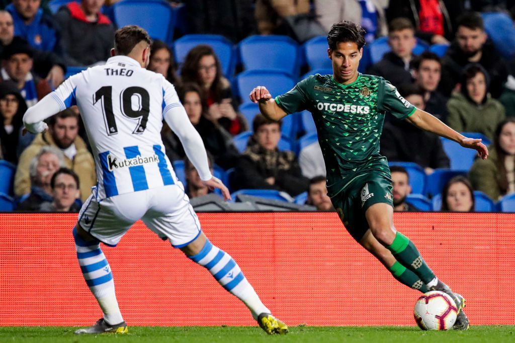 SAN SEBASTIAN, SPAIN - APRIL 4: (L-R) Theo Hernandez of Real Sociedad,Diego Lainez Leyva of Real Betis during the La Liga Santander match between Real Sociedad v Real Betis Sevilla at the Estadio Anoeta on April 4, 2019 in San Sebastian Spain (Photo by David S. Bustamante/Soccrates/Getty Images)