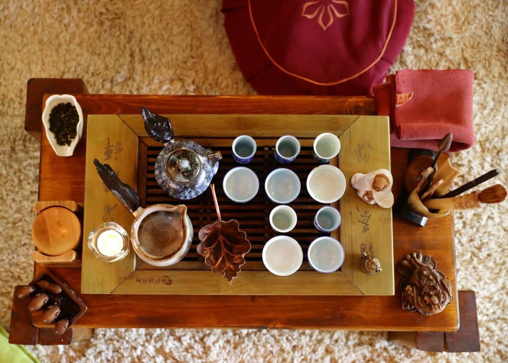 MOSCOW, RUSSIA - JULY 10, 2019: A Chinese tea ceremony performed at TeaWorks Club, a tearoom in central Moscow. Vyacheslav Prokofyev/TASS (Photo by Vyacheslav ProkofyevTASS via Getty Images)