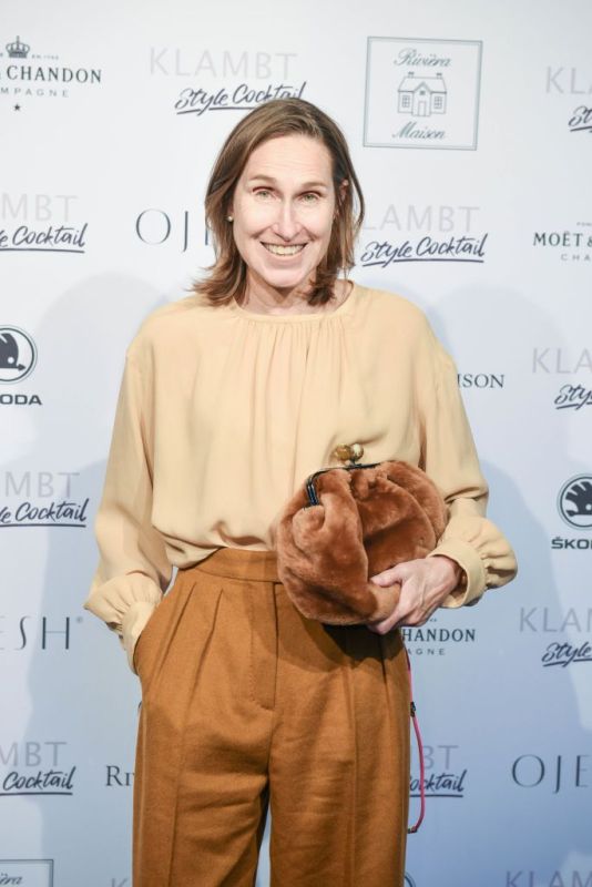 إليكم 7 أنواع من الحقائب الرائعة والعصرية (صور) 1 Annette Weber at the Klambt Style Cocktail at la soupe populaire CANTEEN on July 2, 2019 in Berlin, Germany.