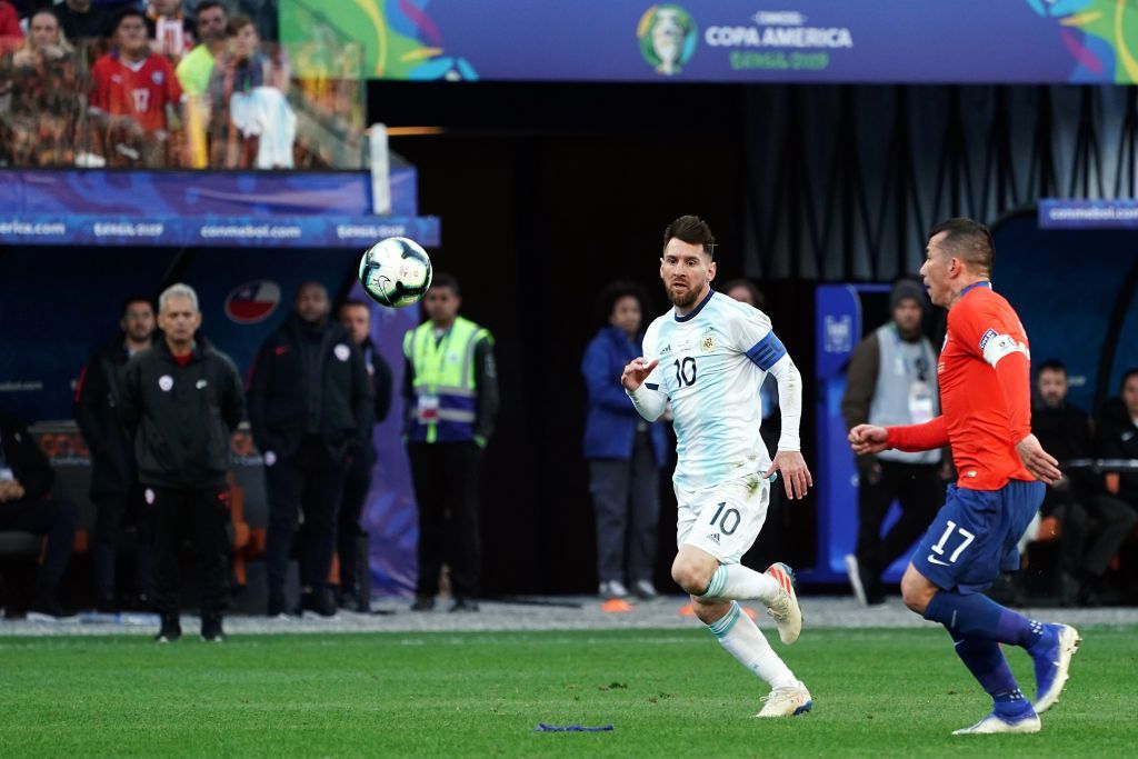 المفاوضات بين برشلونة وميسي بدأت.. فهل يُجدد عقده؟ (صور) 3 SAO PAULO, BRAZIL - JULY 06: Lionel Messi of Argentina in action during the Copa America Brazil 2019 Third Place match between Argentina and Chile at Arena Corinthians on July 06, 2019 in Sao Paulo, Brazil. (Photo by Koji Watanabe/Getty Images)