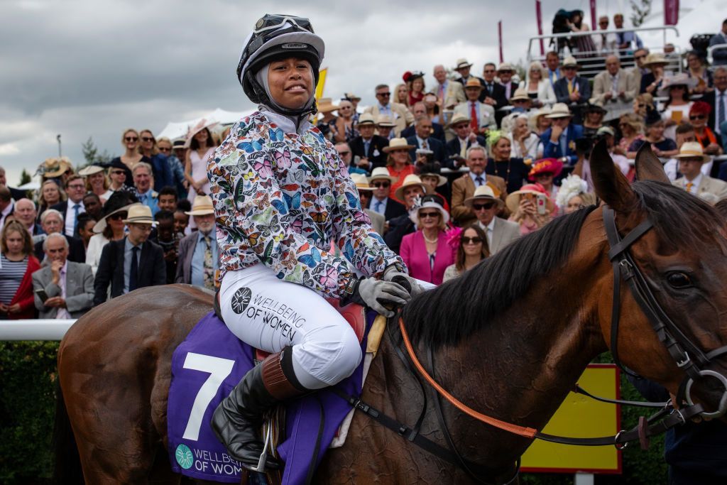 خديجة ملاح.. الفارسة التي تخطت جميع الحواجز في بريطانيا (صور) 3 CHICHESTER, ENGLAND - AUGUST 01: Khadijah Mellah, 18, from Peckham celebrates after winning with her horse 'Haverland' in the Magnolia Cup on August 01, 2019 in Chichester, England. Khadijah learnt to ride at the charity 'Ebony Horse Club' in Brixton and only sat on a racehorse for the first time in April this year. (Photo by Dan Kitwood/Getty Images) (Photo by Dan Kitwood/Getty Images)