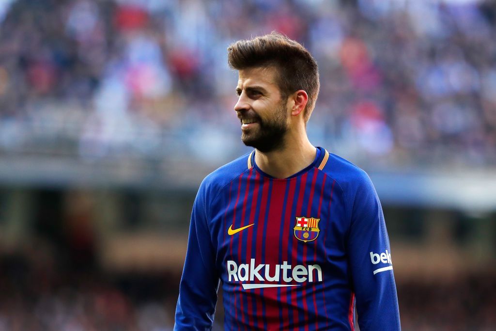 MADRID, SPAIN - DECEMBER 23: Gerard Pique of Barcelona looks on during the La Liga match between Real Madrid and Barcelona at Estadio Santiago Bernabeu on December 23, 2017 in Madrid, Spain. (Photo by Gonzalo Arroyo Moreno/Getty Images)