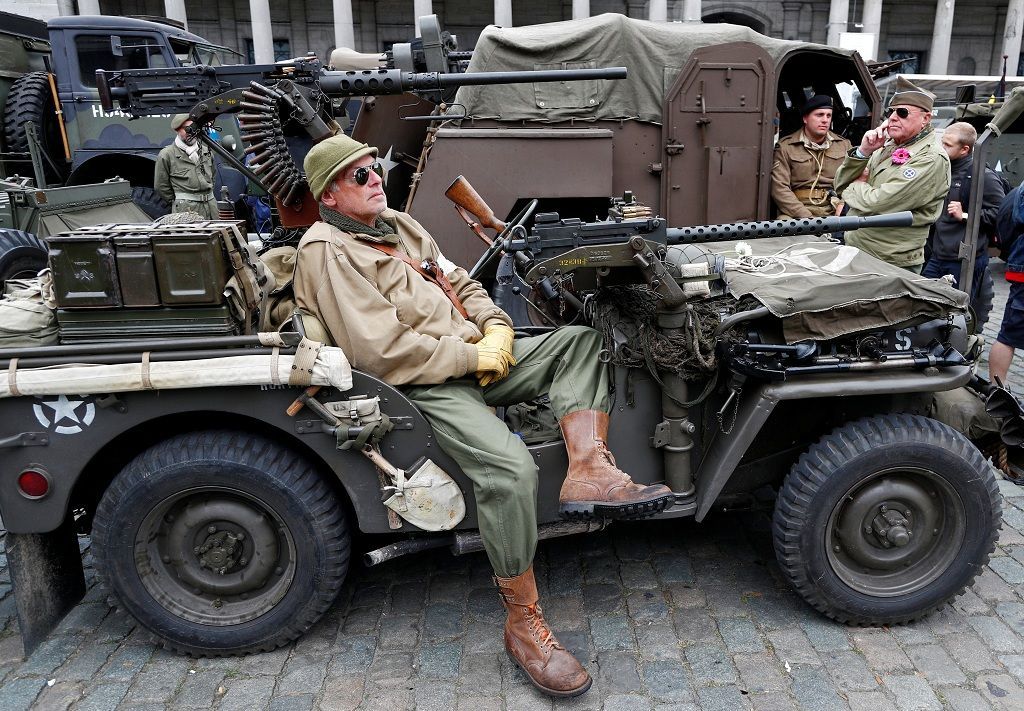 بمشاركة آليات عسكرية.. بروكسل تحتفل بالذكرى الـ75 لتحريرها من الألمان 1 A participant in a military vehicle takes part in ceremonies marking the 75th anniversary of its World War Two liberation in Brussels, September 3, 2019. REUTERS/Francois Lenoir