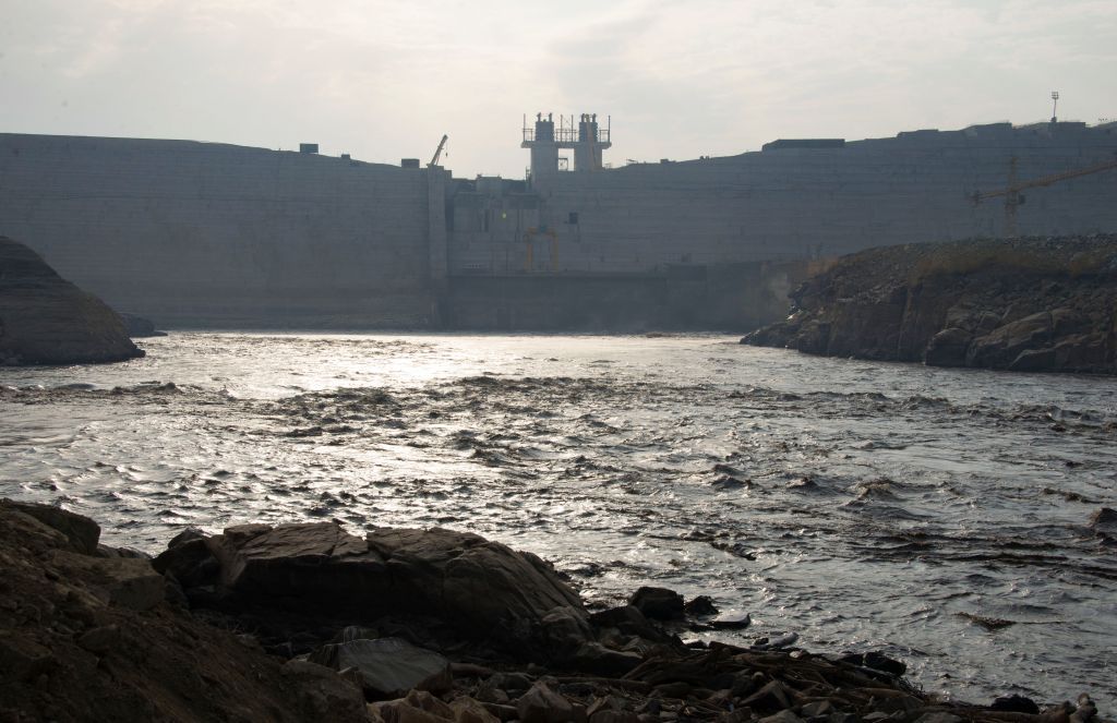 رئيس الوزراء الإثيوبي يلوح بـ "الحرب" بشأن سد النهضة