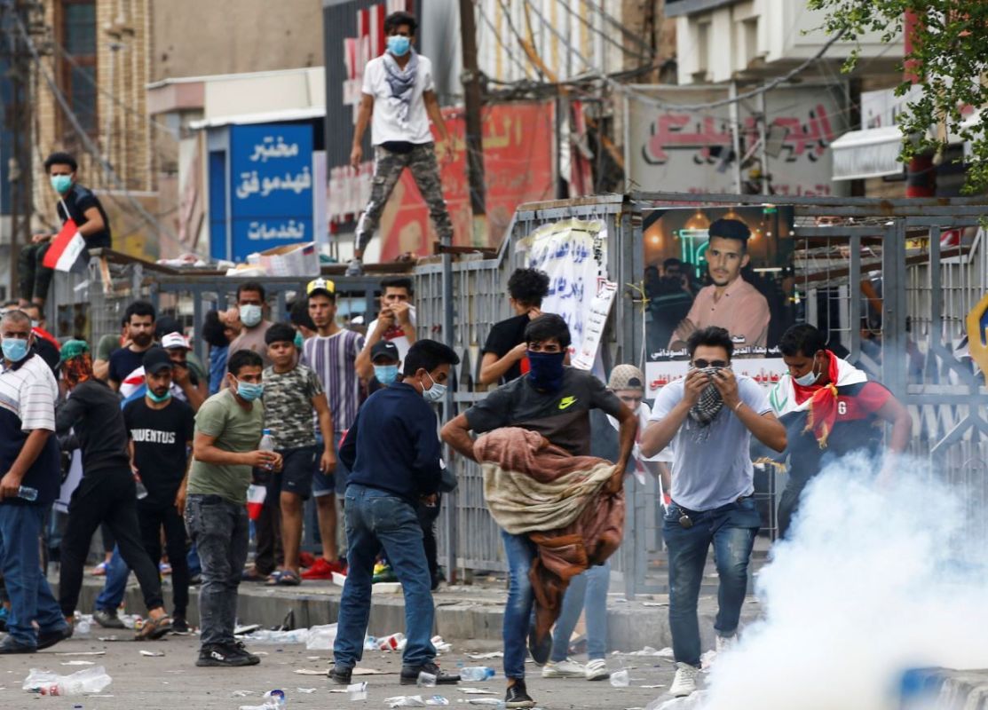 "إيران برا برا".. شعار يلخص مطالب المتظاهرين في العراق