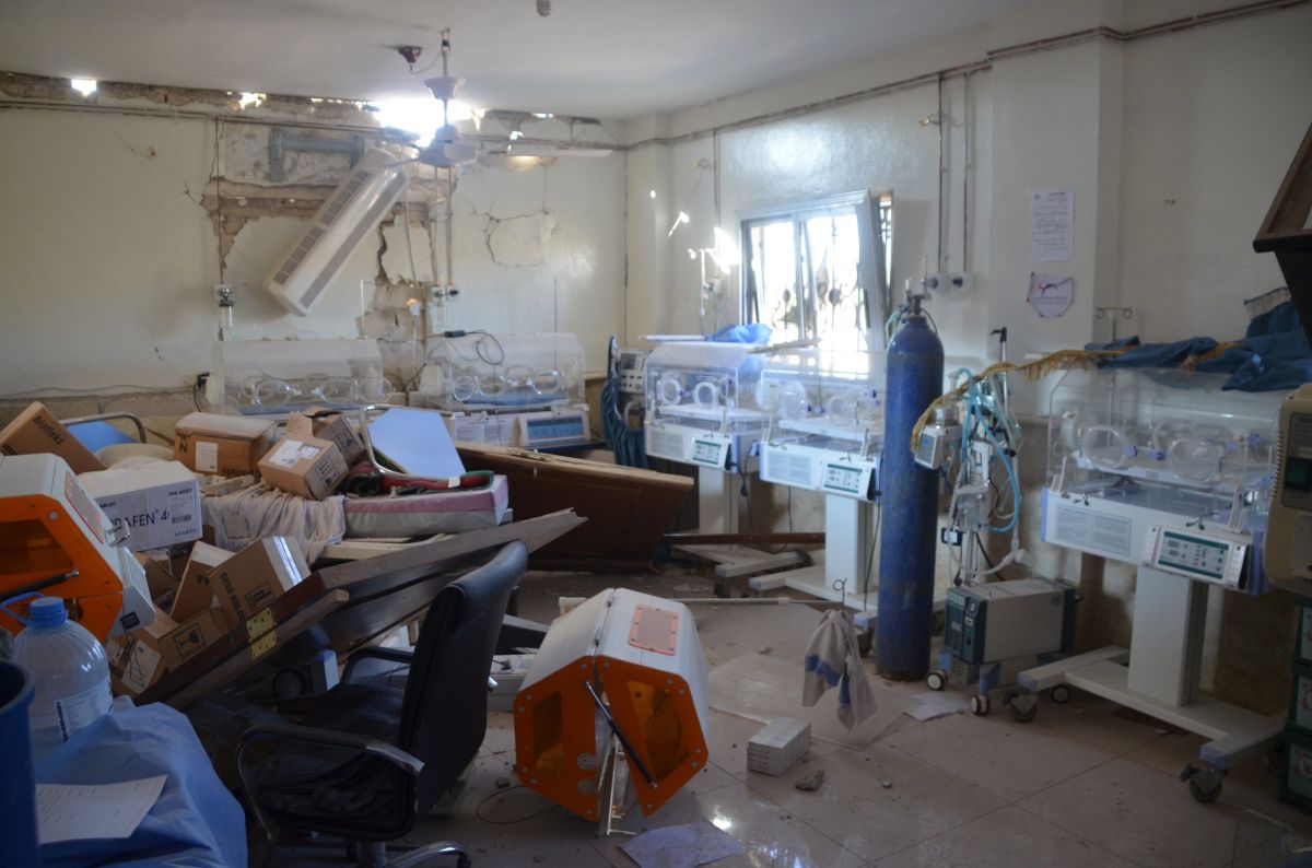 الطيران الروسي يدمر مشفى تخصصي بشكل كامل في إدلب