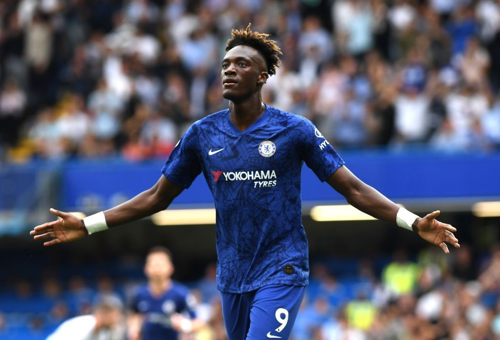 7 نجوم برزوا بقوّة في عالم كرة القدم خلال الـ2019.. من هم؟ (صور) 3 LONDON, ENGLAND - AUGUST 31: Tammy Abraham of Chelsea celebrates after scoring his team's second goal during the Premier League match between Chelsea FC and Sheffield United at Stamford Bridge on August 31, 2019 in London, United Kingdom. (Photo by Clive Howes - Chelsea FC/Chelsea FC via Getty Images)