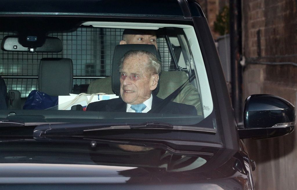 الأمير فيليب يغادر المستشفى وسط حماية ملكية (صور+فيديو) 3 Britain's Prince Philip leaves the King Edward VII's Hospital in London, Britain December 24, 2019. REUTERS/Hannah McKay