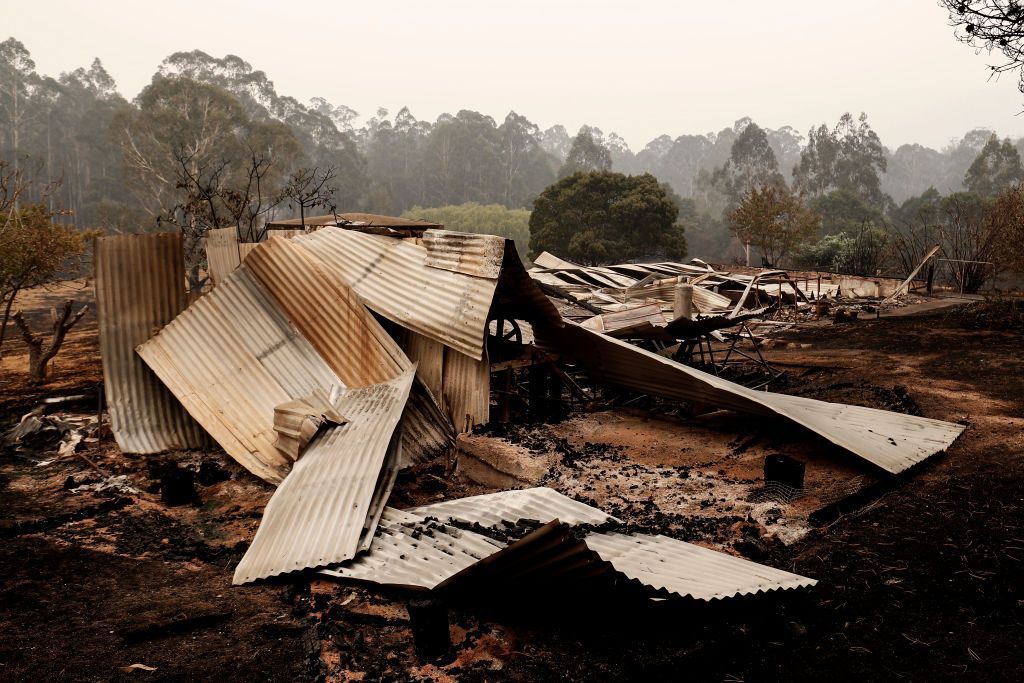 جمع أكثر من 17 مليون دولار لمساعدة رجال الإطفاء في أستراليا