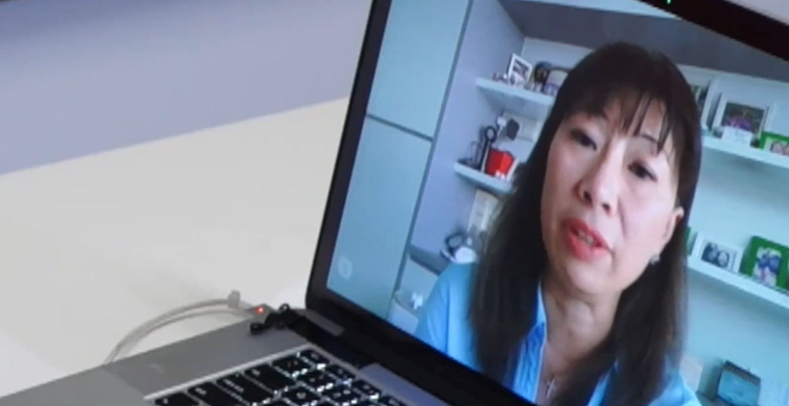 بعد تعافيها من كورونا.. "جولي" تروي رحلتها مع المرض والحجر الصحي