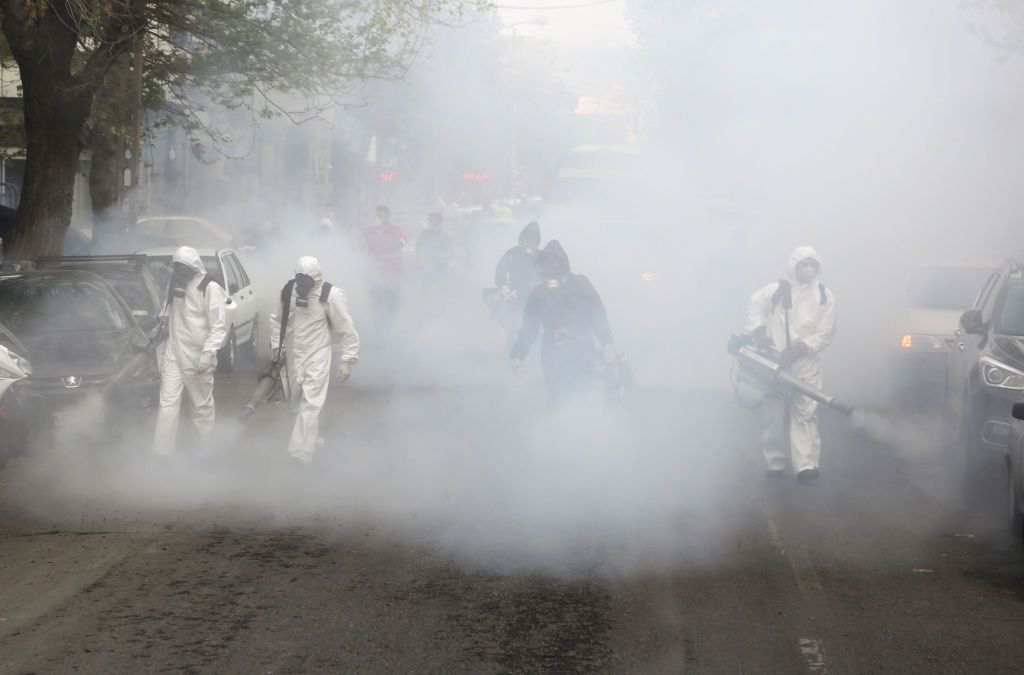 هل باتت السيطرة على فيروس كورونا في إيران أمراً مستحيلاً؟