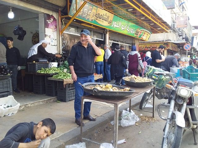 النظام السوري يسمح بالإفتتاح الجزئي للأسواق لتصبح قنابل موقوتة لتفشي كورونا