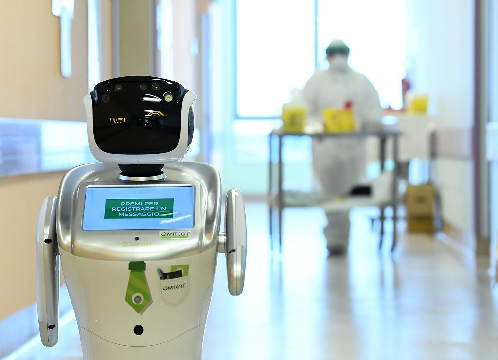 A robot helping medical teams treat patients suffering from the coronavirus disease (COVID-19) is pictured at the corridor, in the Circolo hospital, in Varese, Italy April 1, 2020. REUTERS/Flavio Lo Scalzo