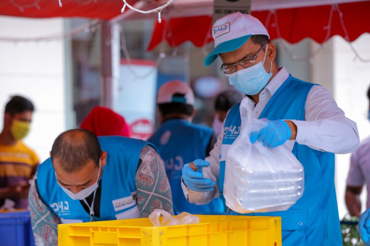 حملة "مدينتك تناديك" توزع نصف مليون وجبة مجانية