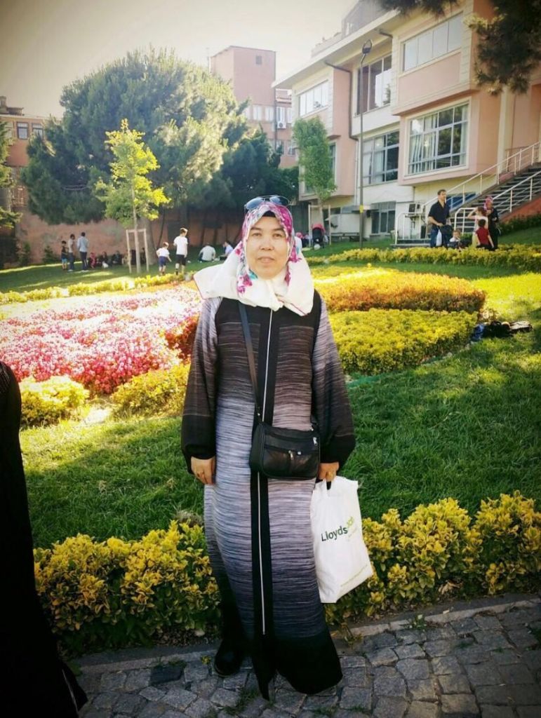 باتغول أمّ إيغورية لن تستطيع الإحتفاء بيوم الأمّ.. والسبب السلطات الصينية 2 باتغول أمّ إيغورية لن تستطيع الإحتفاء بيوم الأمّ.. والسبب السلطات الصينية