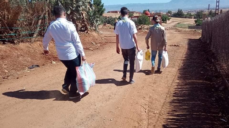 حملة "قفة وكتاب".. هبة تضامنية لتشجيع القراءة في الجزائر ومساعدة الفئات الهشة بزمن كورونا