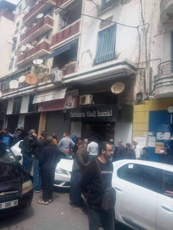 إعادة إغلاق محال عدة في قسنطينة بالجزائر لمساهمتها في رفع حالات كورونا 1 إعادة إغلاق محال عدة في قسنطينة بالجزائر لمساهمتها في رفع حالات كورونا