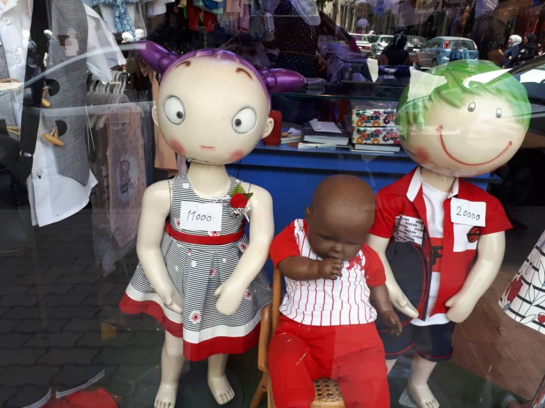 قبيل عيد الفطر.. ازدحام شديد في أسواق الألبسة بدمشق ولكن "للفرجة فقط"