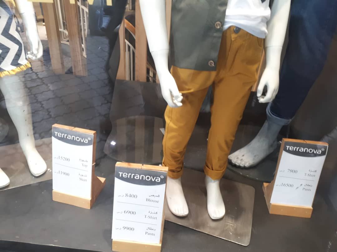 قبيل عيد الفطر.. ازدحام شديد في أسواق الألبسة بدمشق ولكن "للفرجة فقط"