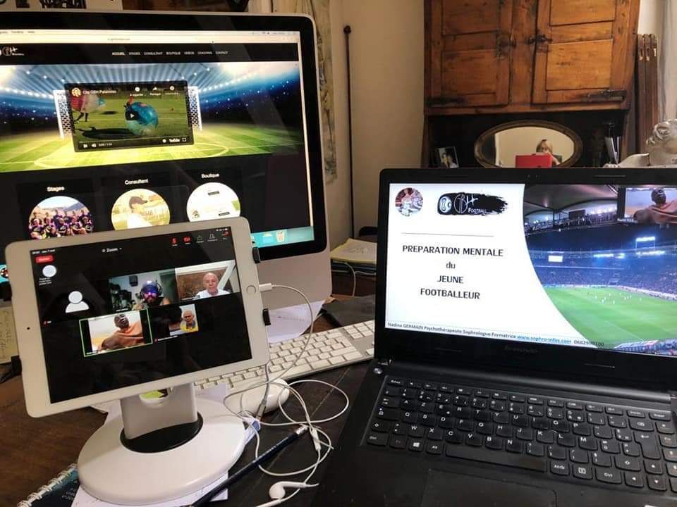 بسبب كورونا.. كرة القدم عبر "ZOOM" في الجزائر