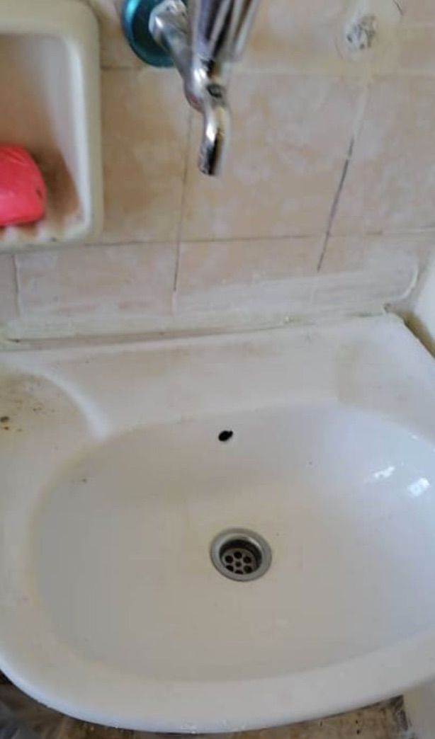 واقع مراكز الحجر الصحي في سوريا يخالف تصريحات النظام السوري عن جودة الخدمة والإقامة 5 واقع مراكز الحجر الصحي في سوريا يخالف تصريحات النظام السوري عن جودة الخدمة والإقامة