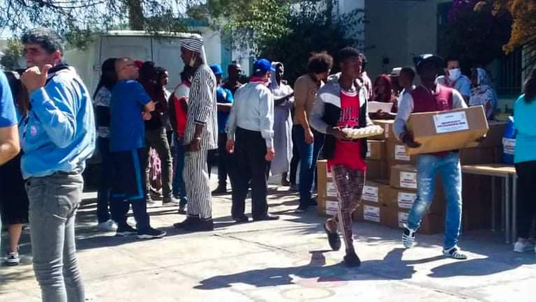 في زمن كورونا ورمضان.. كشافة تونس تدعم مئات المهاجرين من جنوب الصحراء 3 في زمن كورونا ورمضان.. كشافة تونس تدعم مئات المهاجرين من جنوب الصحراء