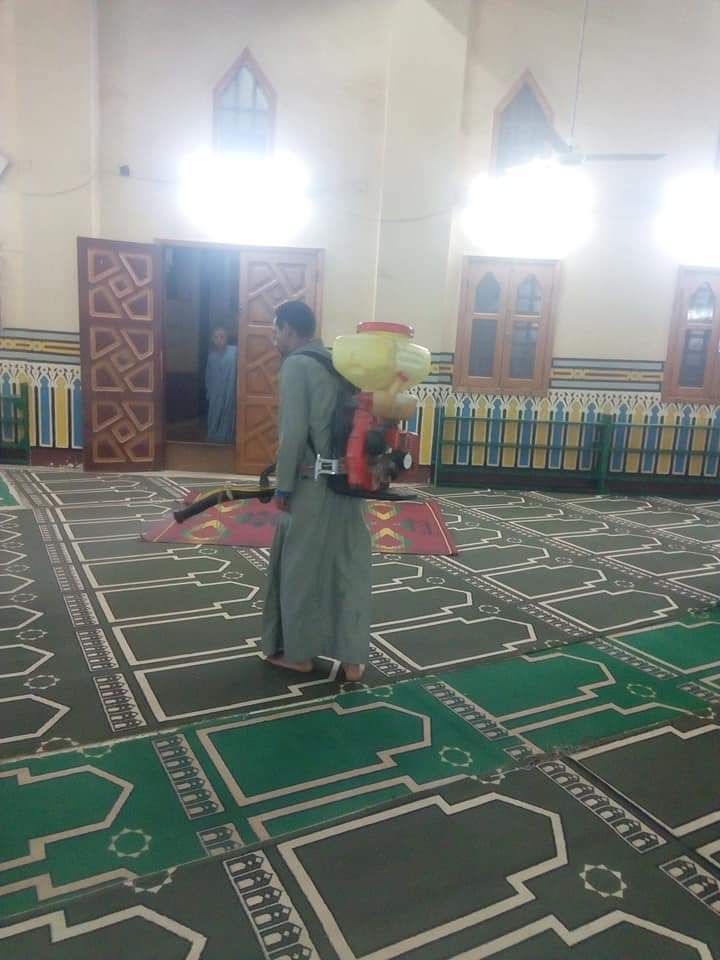 مبادرة شبابية لتعقيم المساجد والكنائس لاستقبال المصلين في مصر