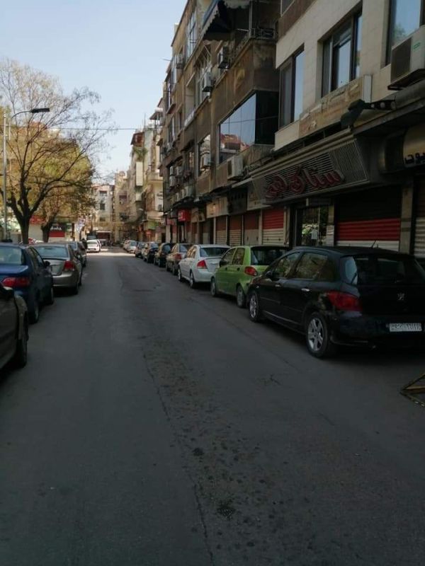 محال دمشق مغلقة وبرسم الاستثمار ومخابرات النظام السوري تنتشر خوفا من تجدد المظاهرات