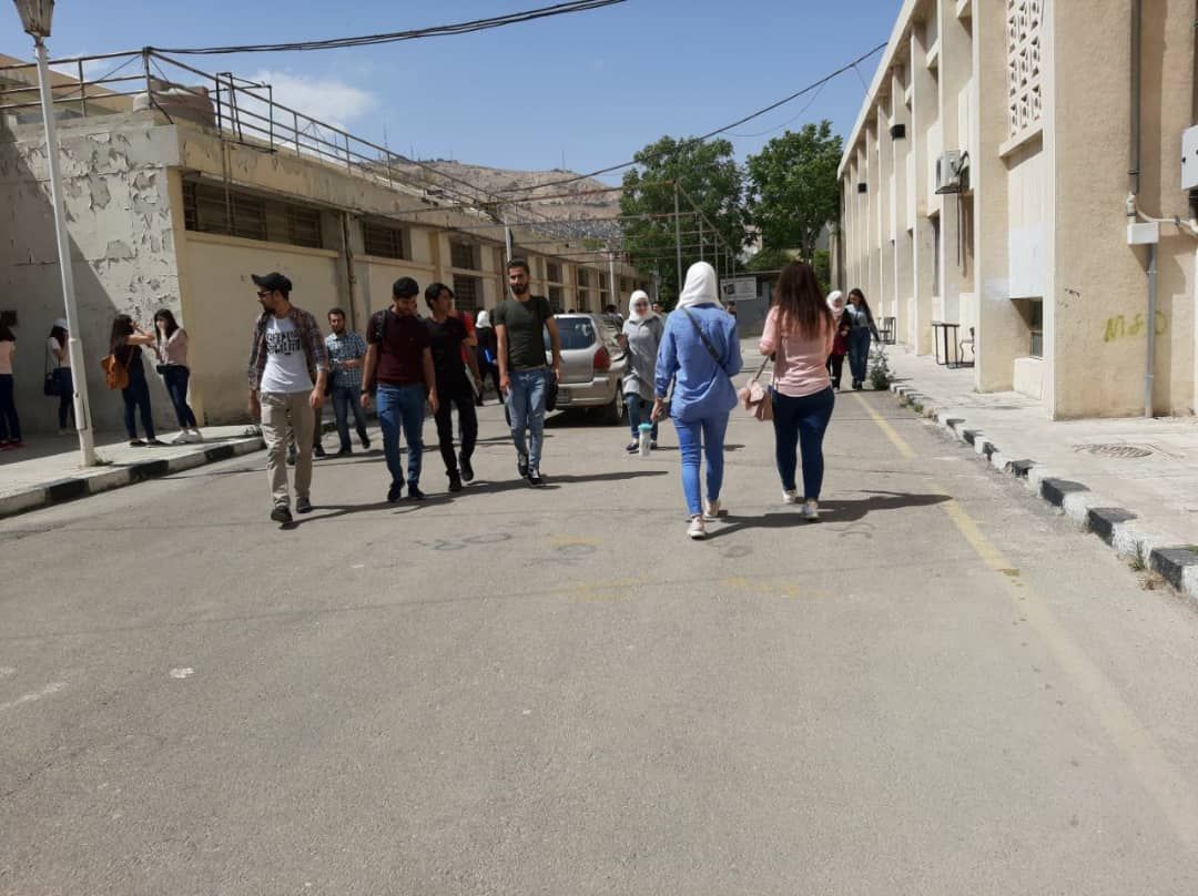 طلاب جامعة دمشق يتهمون الإدارة بالفشل في اتخاذ اجراءات مناسبة لمواجهة كورونا