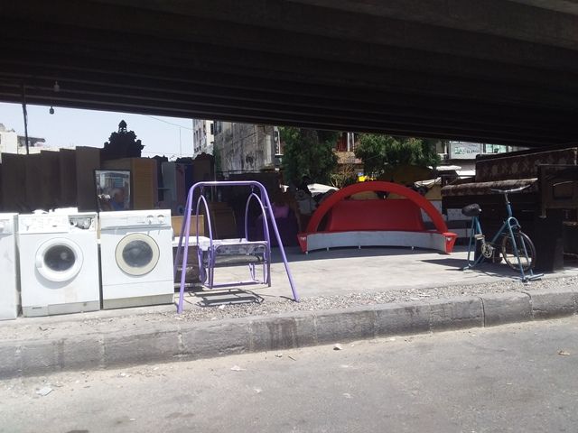 أسواق "التعفيش" تنشط مجدداً بدمشق نتيجة جنون الأسعار وانهيار الليرة السورية