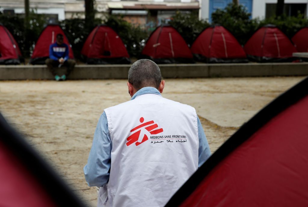 بالصور : مخيمات للمهاجرين القاصرين في باريس