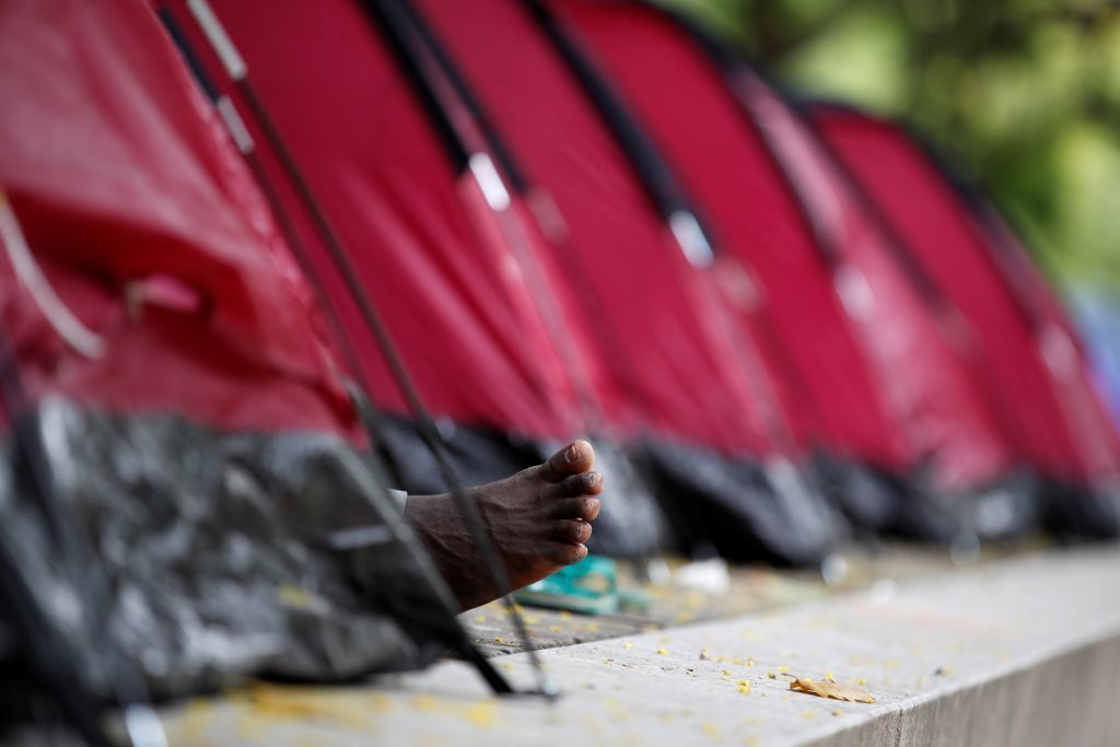 بالصور : مخيمات للمهاجرين القاصرين في باريس