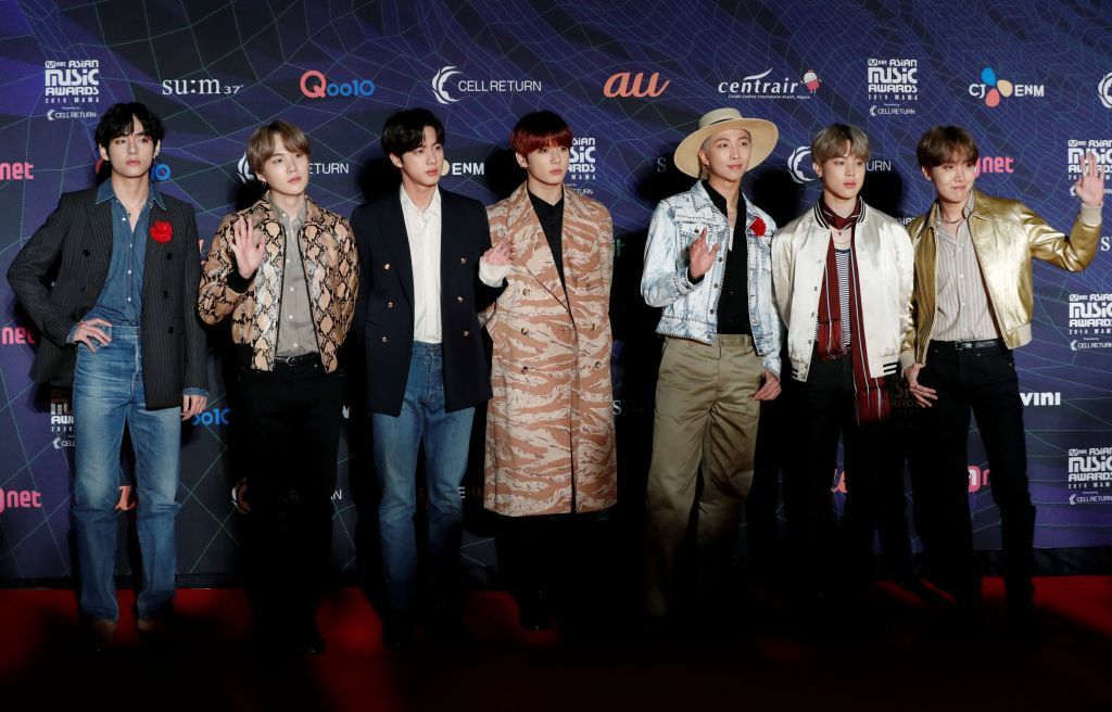 جدل حول تأجيل أو إعفاء "BTS" من التجنيد.. و"الآرميز" يحدثون ضجة على تويتر