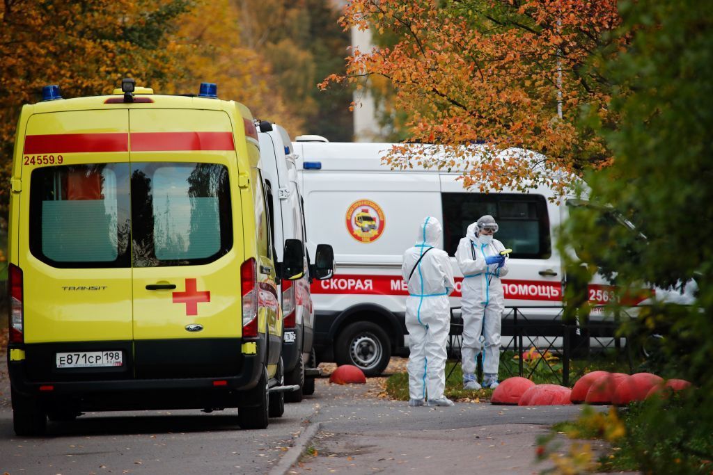 روسيا تسجل 13592 إصابة جديدة بكورونا و 125 وفاة