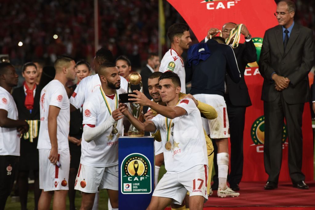 لاعبو الوداد يحتفلون بلقب دوري أبطال أفريقيا 2017 بعد الفوز على الأهلي