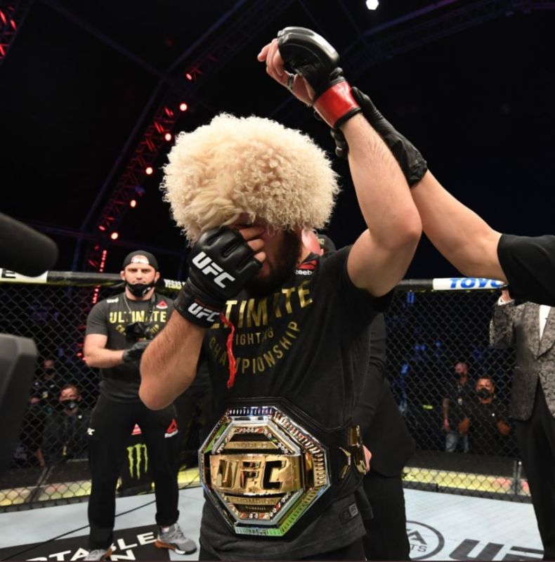 الفوز هو الأول لحبيب دون وجود والده الذي توفي في عام 2020.