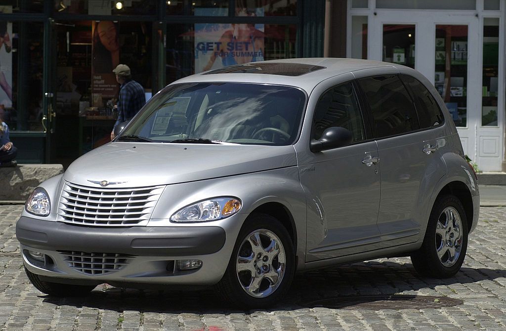 لا يمكن بسهولة أبداً إحصاء عدد السيارات المنتشرة حول العالم، خصوصاً أن هناك بلدان تتضمن مئات الملايين من السيارات. 