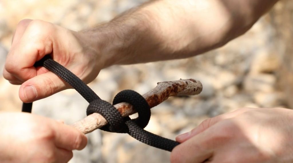 تسلق الجبال والنجاة وسط البراري.. مغامرة جديدة تخطف الأنفاس