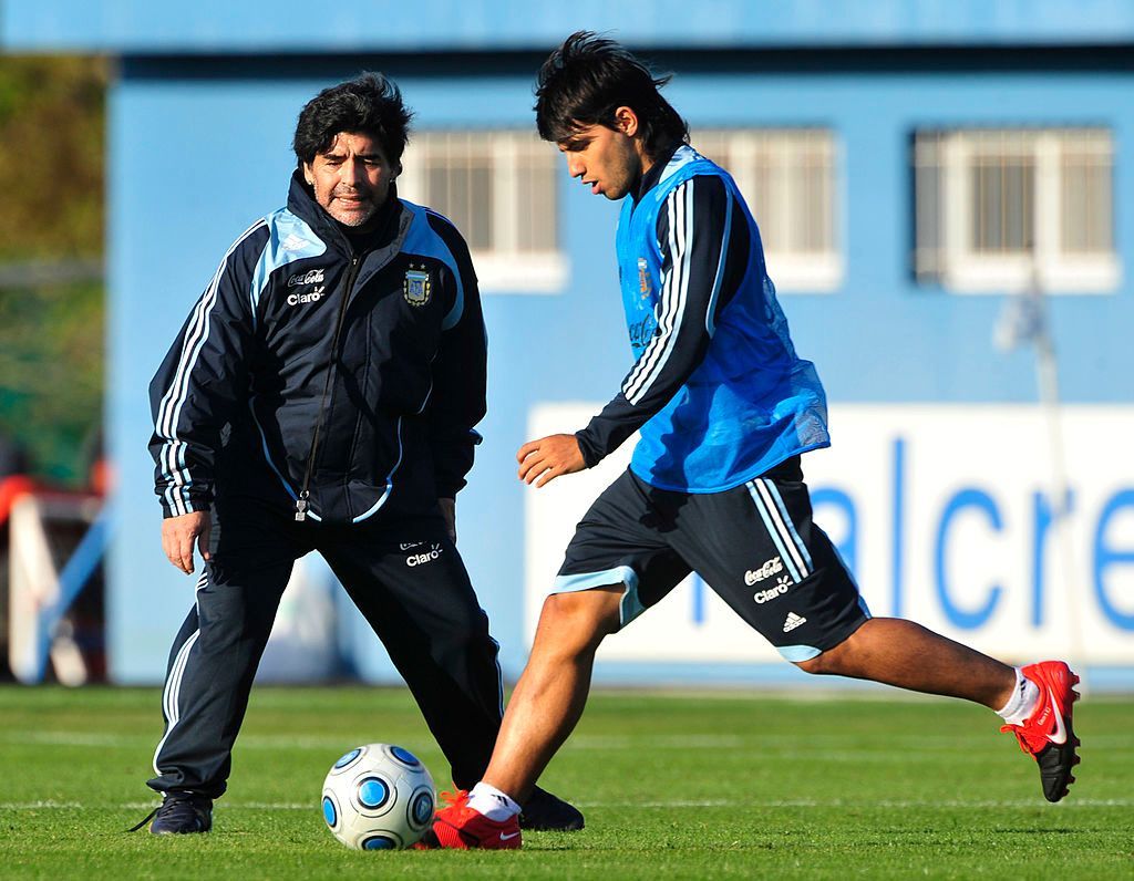 رغم المسيرة الأسطورية كلاعب.. تجارب مارادونا التدريبية لم يكتب لها النجاح