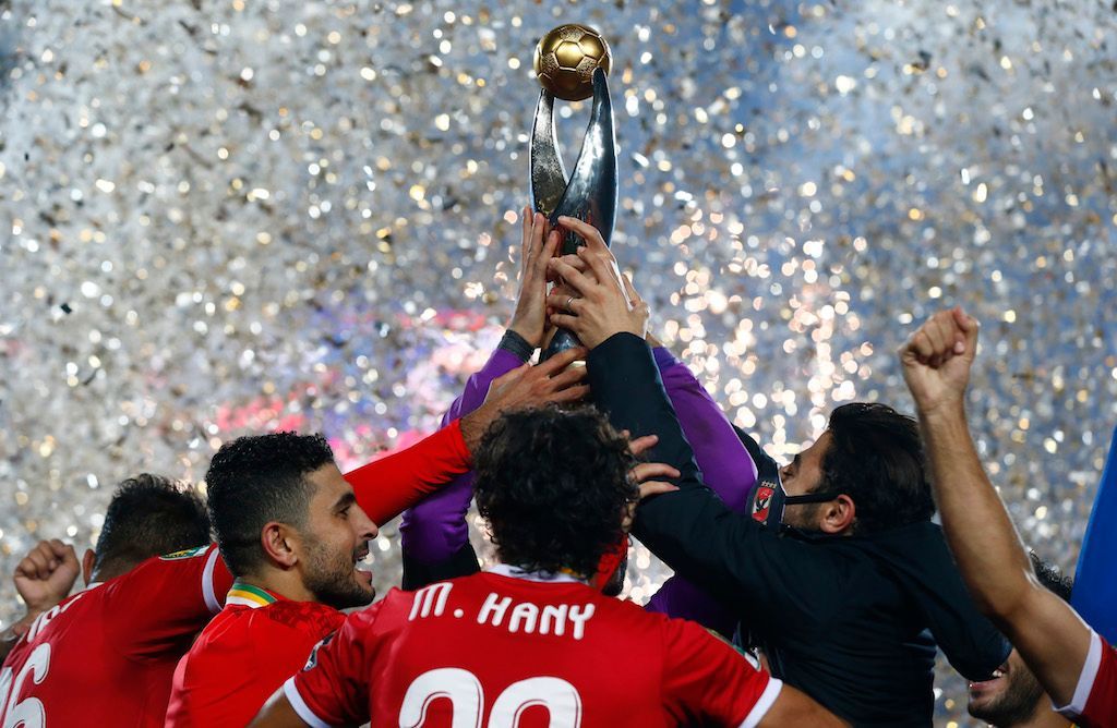 القاهرة تكتسي باللون الأحمر.. احتفالات صاخبة لجماهير الأهلي باللقب الأفريقي