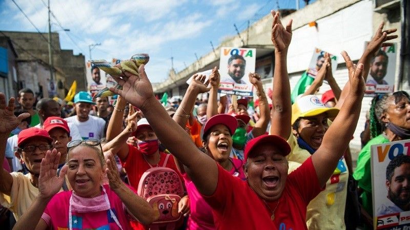 فنزويلا.. انتخابات تشريعية تقاطعها المعارضة وتعلّق عليها السلطة آمالاً كبيرة