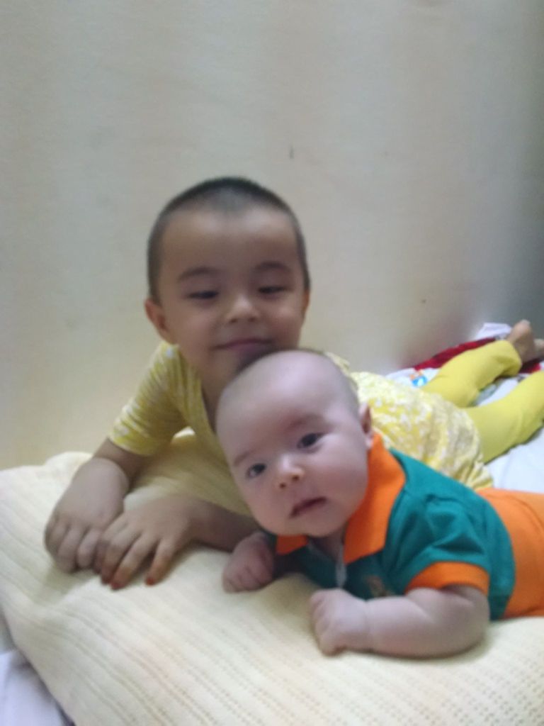 معاناة الإيغور.. إيغوري يروي مأساته: "هكذا أخفت السلطات الصينية زوجته وأبناءه"