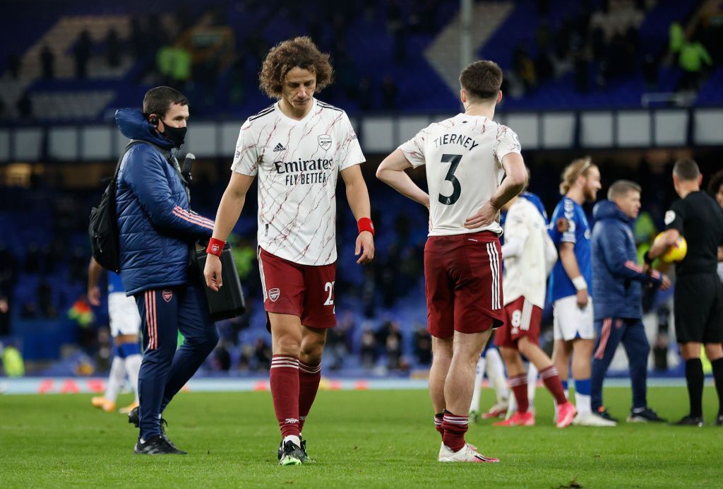 مدرب أرسنال يواجه موقفاً صعباً بعد السقوط أمام إيفرتون: النادي في مركز غير مقبول