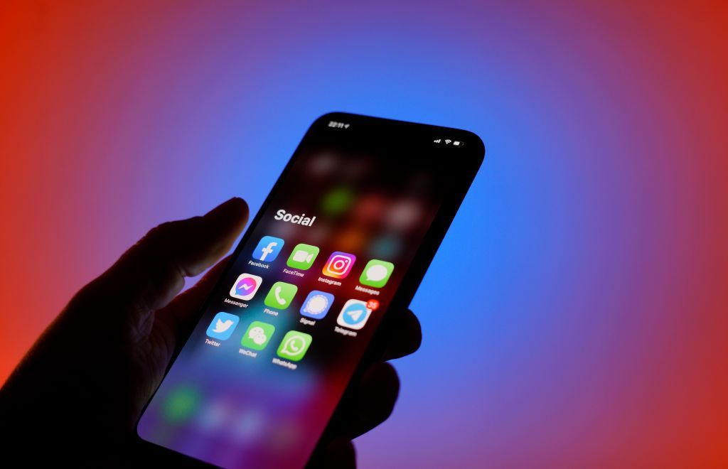 من بينها ”مسنجر“.. 6 تطبيقات لاقت رواجاً بين المستخدمين في الـ2020